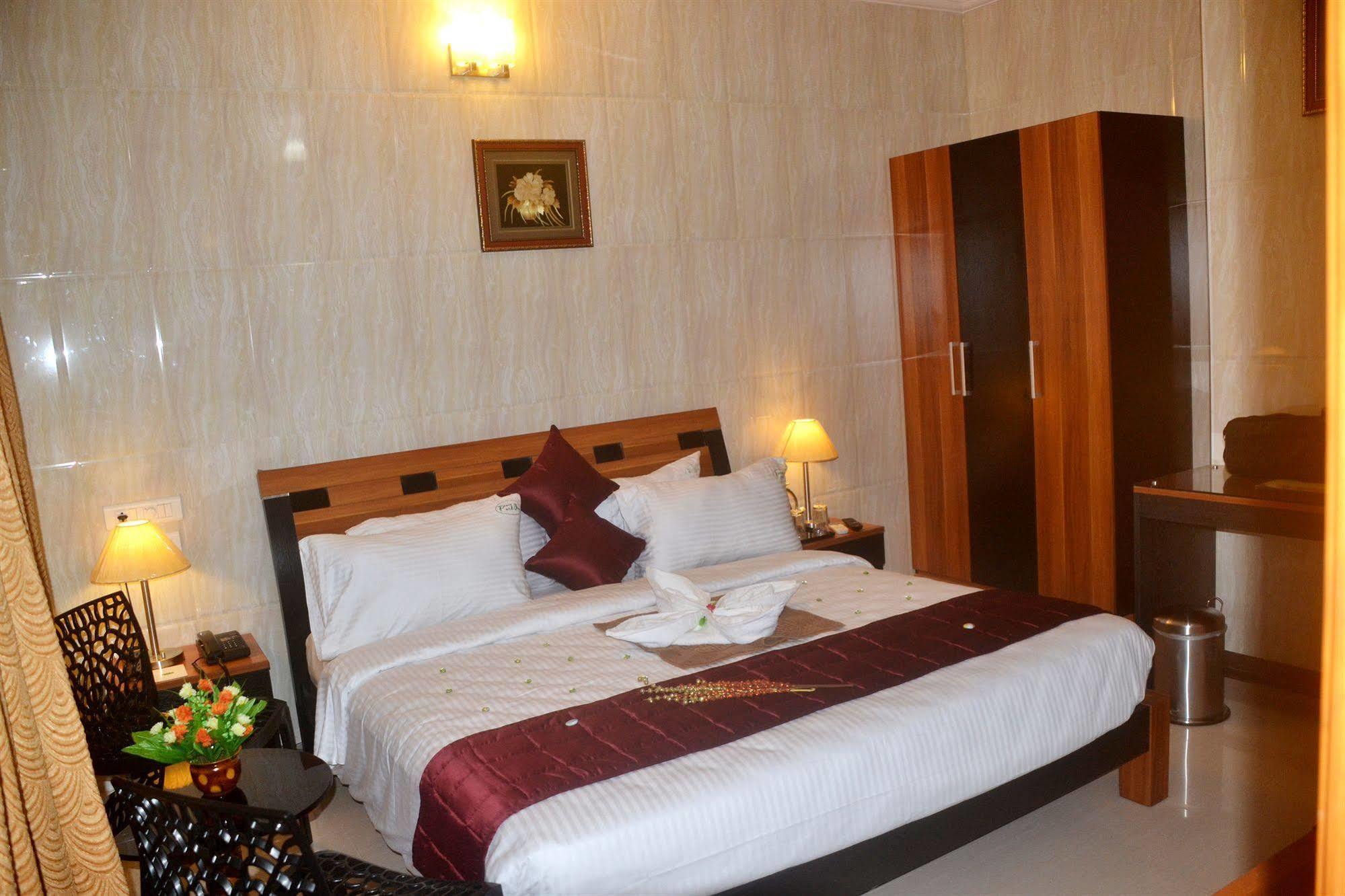 Peace Inn Chennai Exterior foto